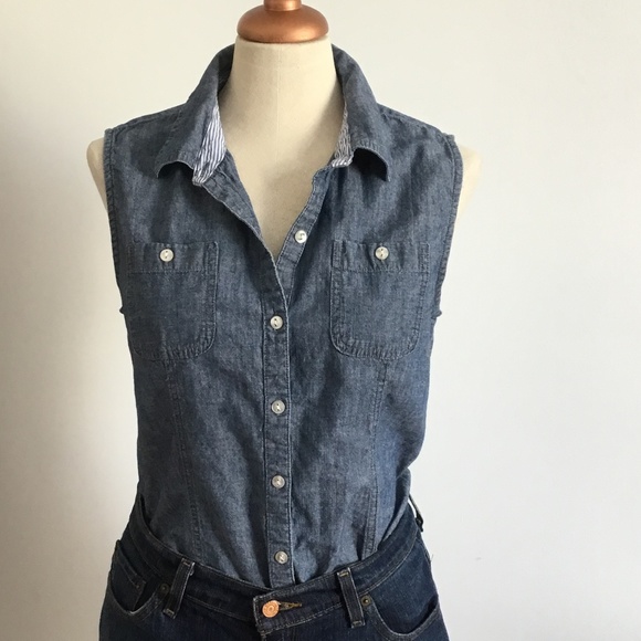 Karen Scott  Blue Denim Sleeveless Button Down Top - Picture 6 of 9